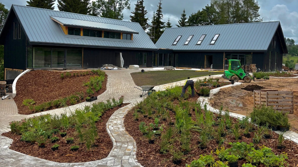 Pinnase- ja planeerimistööd